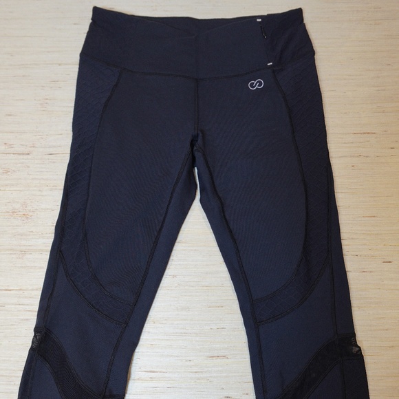 Calia by Carrie Underwood Capri Leggings Black Mesh Panel Women’s Size M NWT - Picture 1 of 4